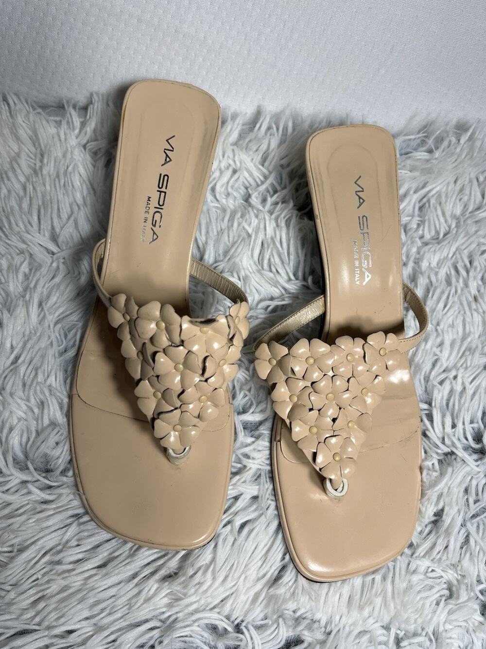 via spiga Beige Tan Floral Thong Heels Flower Size 7.5 Vintage